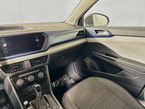 Certified 2023 Volkswagen Taos SE FWD image 22
