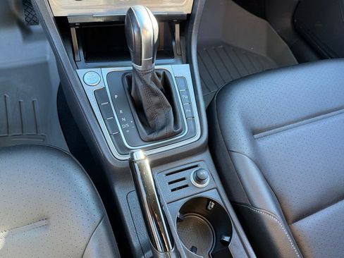 Used 2016 Volkswagen Golf SE w/ Lighting Package image 26