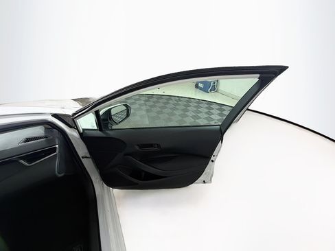 Used 2024 Toyota Corolla LE FWD image 31