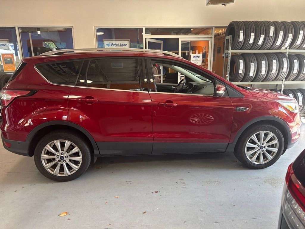 Used 2018 Ford Escape Titanium FWD image 4