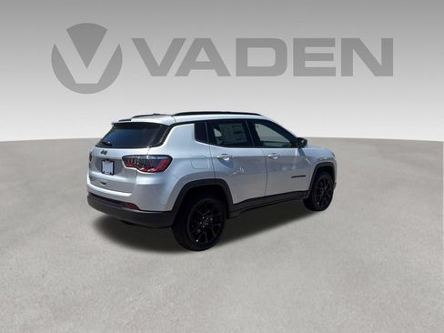 New 2026 Jeep Compass Latitude AWD/4WD image 11