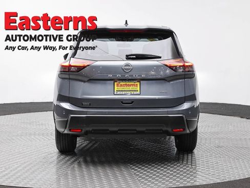 Used 2024 Nissan Rogue S AWD/4WD image 6