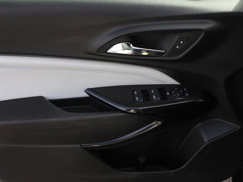 Used 2024 Chevrolet Trax LT w/ LT Convenience Package image 15