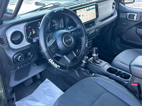 Used 2024 Jeep Wrangler Unlimited w/ Convenience Group AWD/4WD image 29
