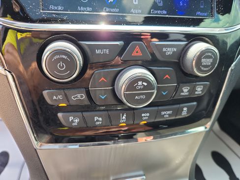 Used 2019 Jeep Grand Cherokee Trailhawk w/ Trailhawk Luxury Group image 36