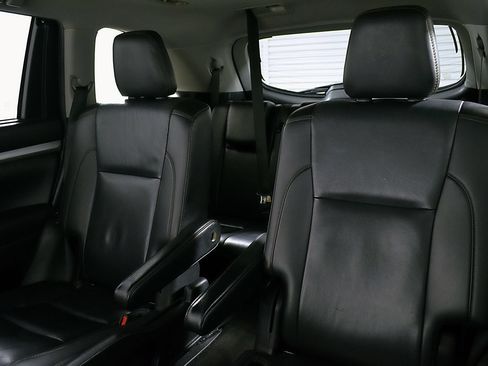 Used 2019 Toyota Highlander XLE AWD/4WD image 21
