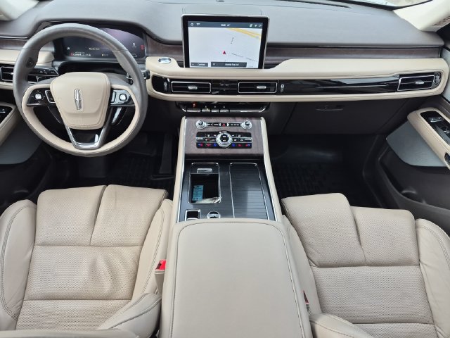 Used 2024 Lincoln Aviator Reserve w/ Equipment Group 201A AWD/4WD image 29
