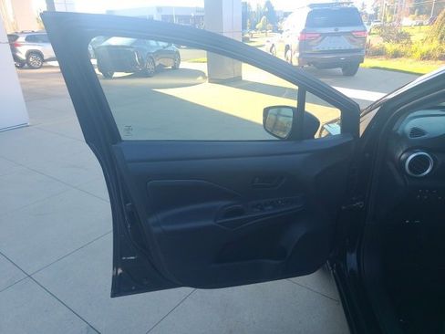 Used 2020 Nissan Versa S image 17