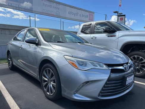 Used 2015 Toyota Camry XLE image 1
