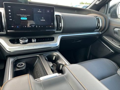Used 2025 Ford Expedition Tremor image 23