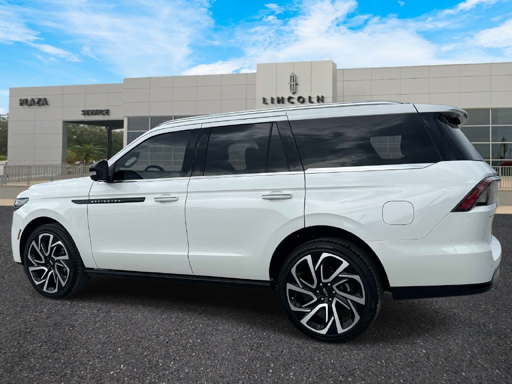 New 2026 Lincoln Navigator Black Label AWD/4WD image 5