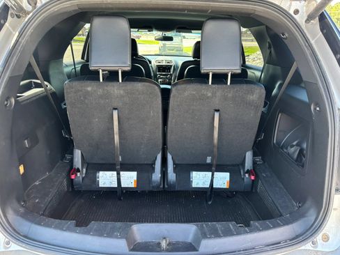 Used 2016 Ford Explorer XLT w/ Equipment Group 202A FWD image 17