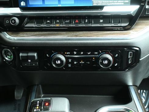 Used 2022 Chevrolet Silverado 1500 RST w/ Protection Package AWD/4WD image 22