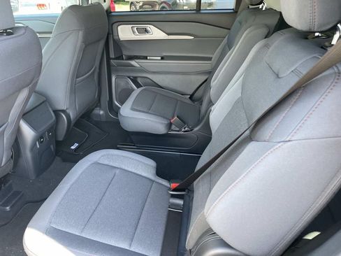 New 2026 Ford Explorer Active AWD/4WD image 7
