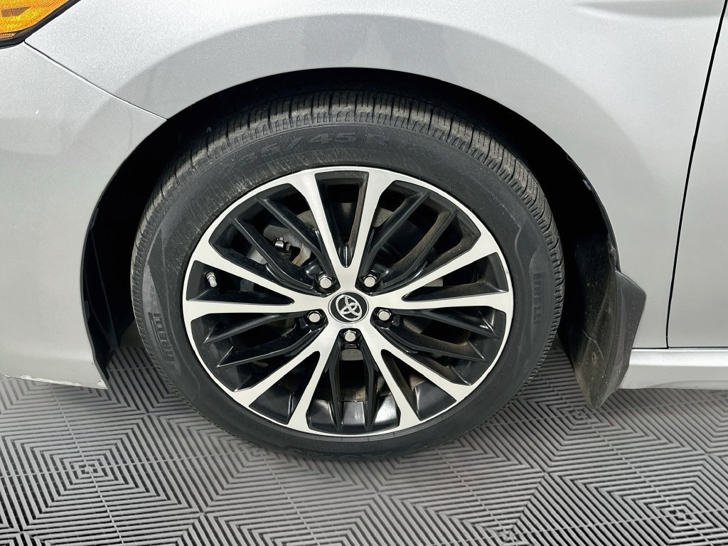 Used 2019 Toyota Camry SE w/ Convenience Package FWD image 28