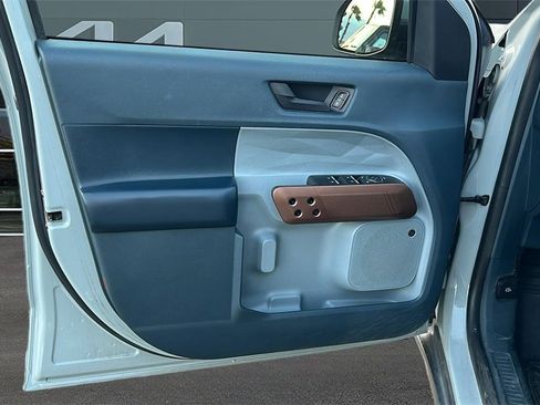 Used 2022 Ford Maverick Lariat w/ Lariat Luxury Package image 12