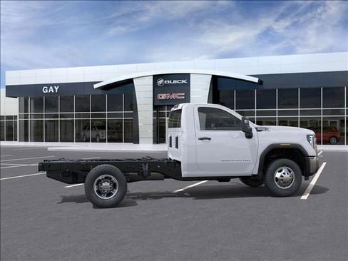 New 2026 GMC Sierra 3500 Pro w/ Convenience Package image 5