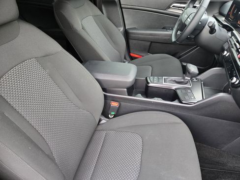 New 2026 Kia Sportage LX w/ LX Convenience Package FWD image 13