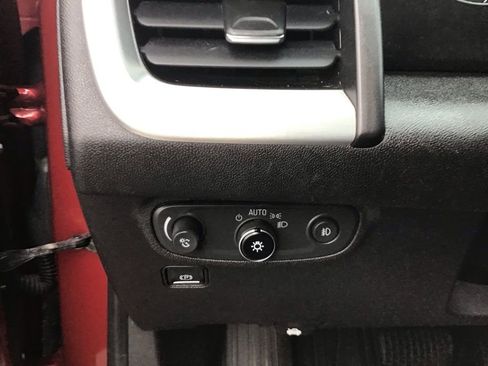 Used 2018 GMC Terrain SLT w/ Preferred Package image 18