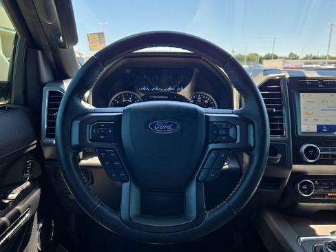 Used 2020 Ford Expedition XLT w/ Equipment Group 201A RWD image 15