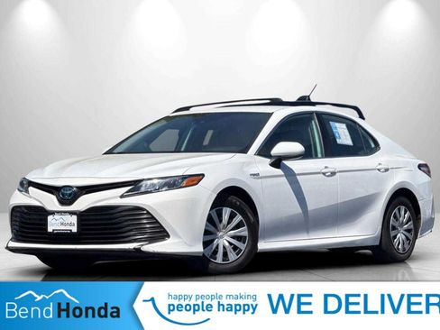 Used 2020 Toyota Camry LE w/ Preferred Accessory Package FWD image 1