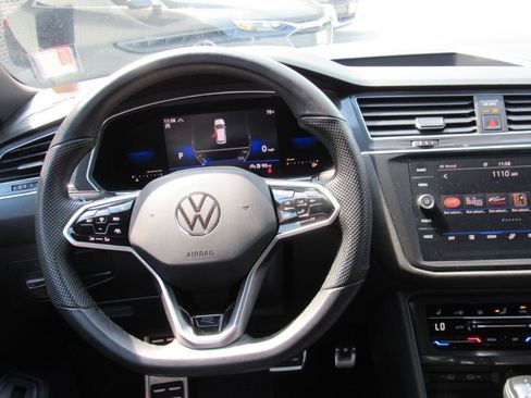 Used 2022 Volkswagen Tiguan SE R-Line AWD/4WD image 19