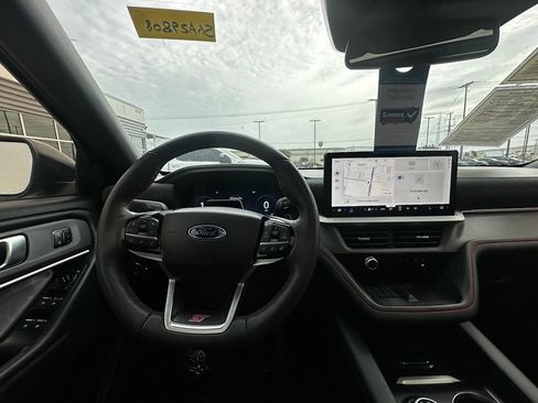 Used 2025 Ford Explorer ST AWD/4WD image 12