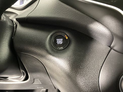 Used 2019 Jeep Cherokee Limited image 24