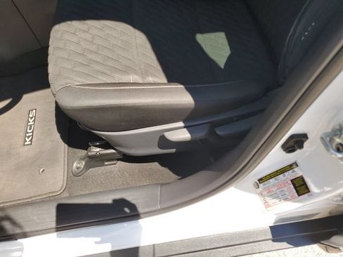 Used 2022 Nissan Kicks S FWD image 16