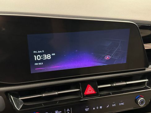 Used 2024 Kia Niro FWD image 13