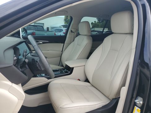 Used 2021 Buick Envision Essence FWD image 20