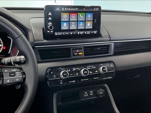 Used 2025 Honda Pilot Touring image 13