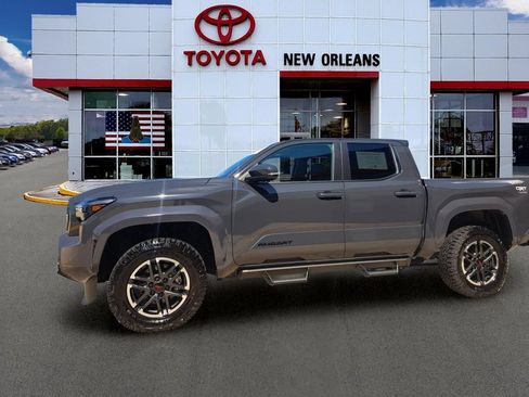 Used 2025 Toyota Tacoma TRD Sport w/ TRD Sport Upgrade Package AWD/4WD image 1