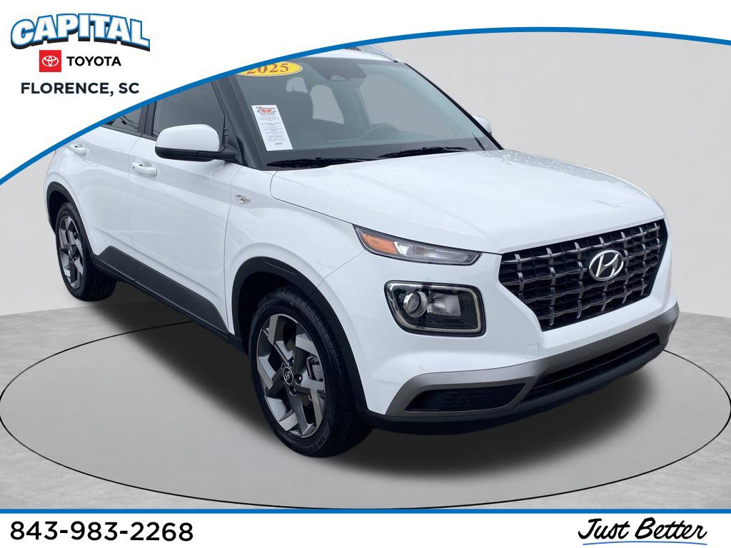 Used 2025 Hyundai Venue SEL FWD image 1