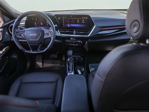 Used 2024 Chevrolet Trax RS w/ Driver Confidence Package image 28