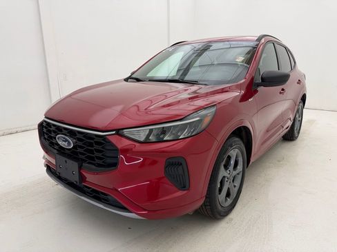 Used 2024 Ford Escape ST-Line image 9