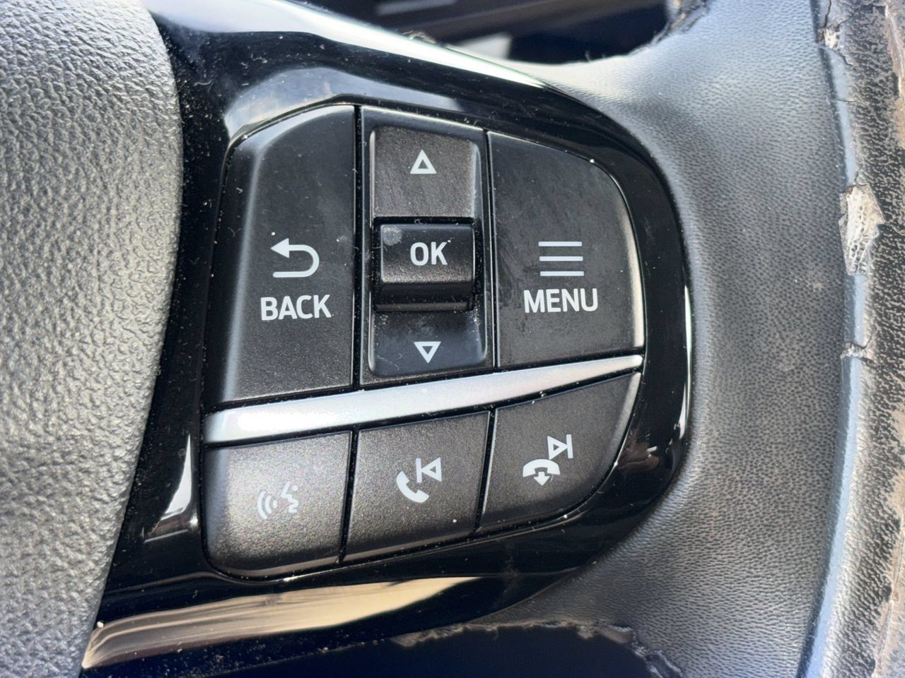 Used 2022 Ford Escape SE w/ SE Sport Appearance Package FWD image 12