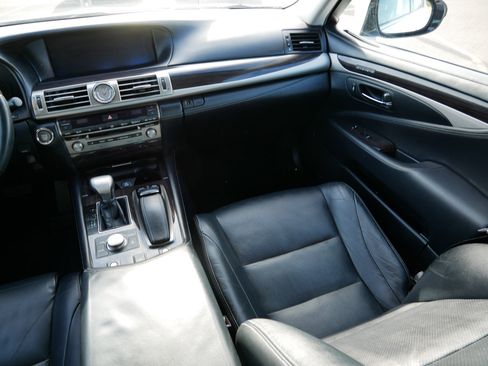 Used 2014 Lexus LS 460 AWD image 11