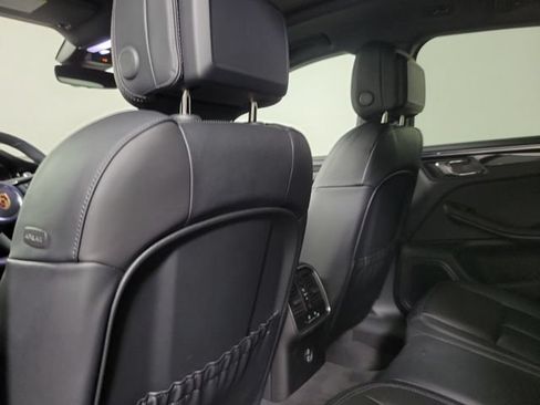 Used 2025 Porsche Macan AWD/4WD image 10