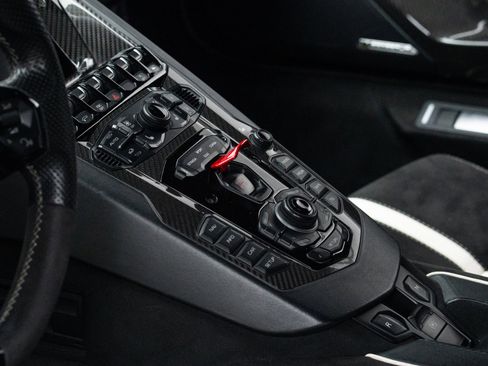 Used 2021 Lamborghini Aventador SVJ AWD/4WD image 53