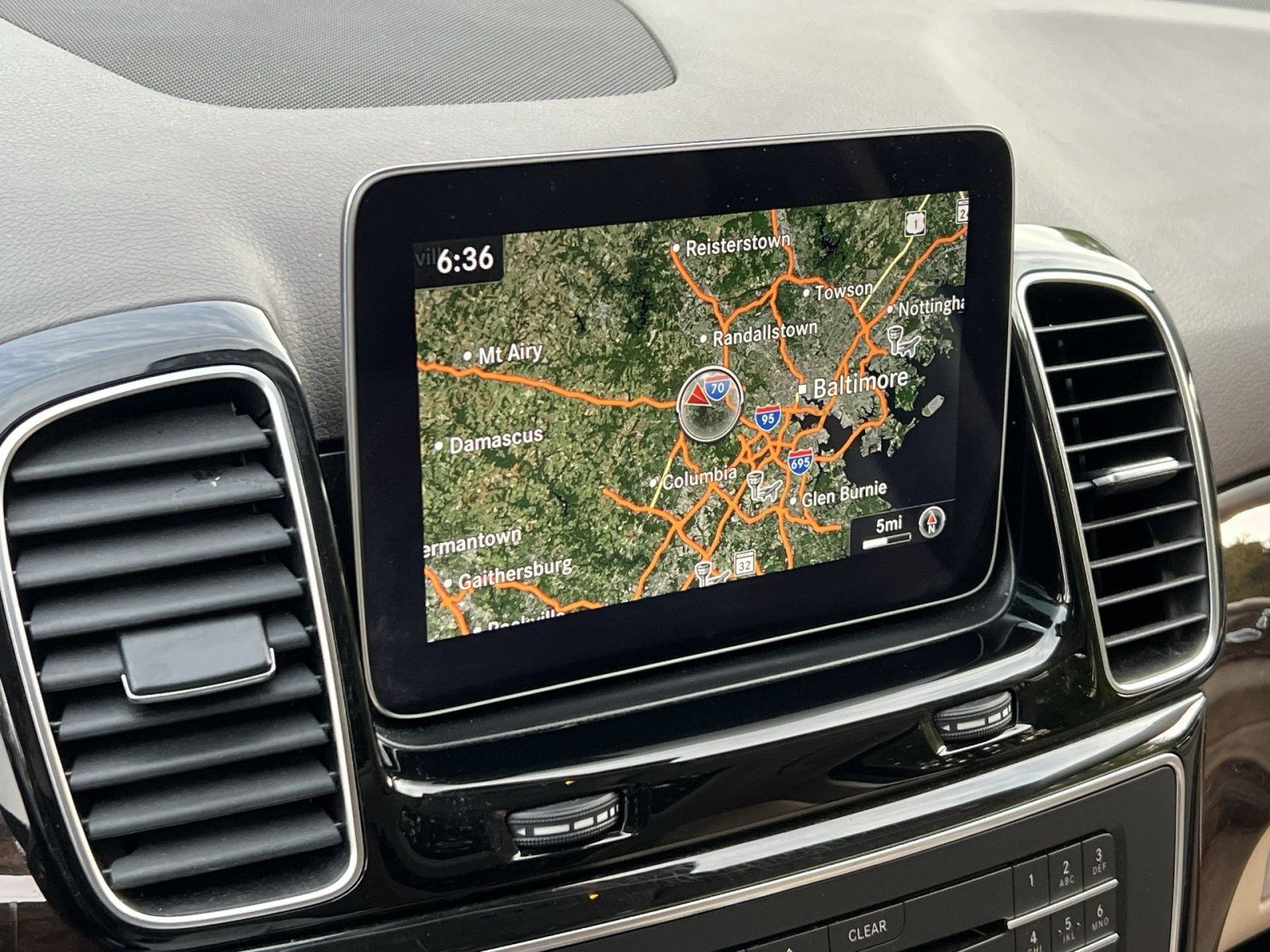 Used 2018 Mercedes-Benz GLE 350 4MATIC image 25