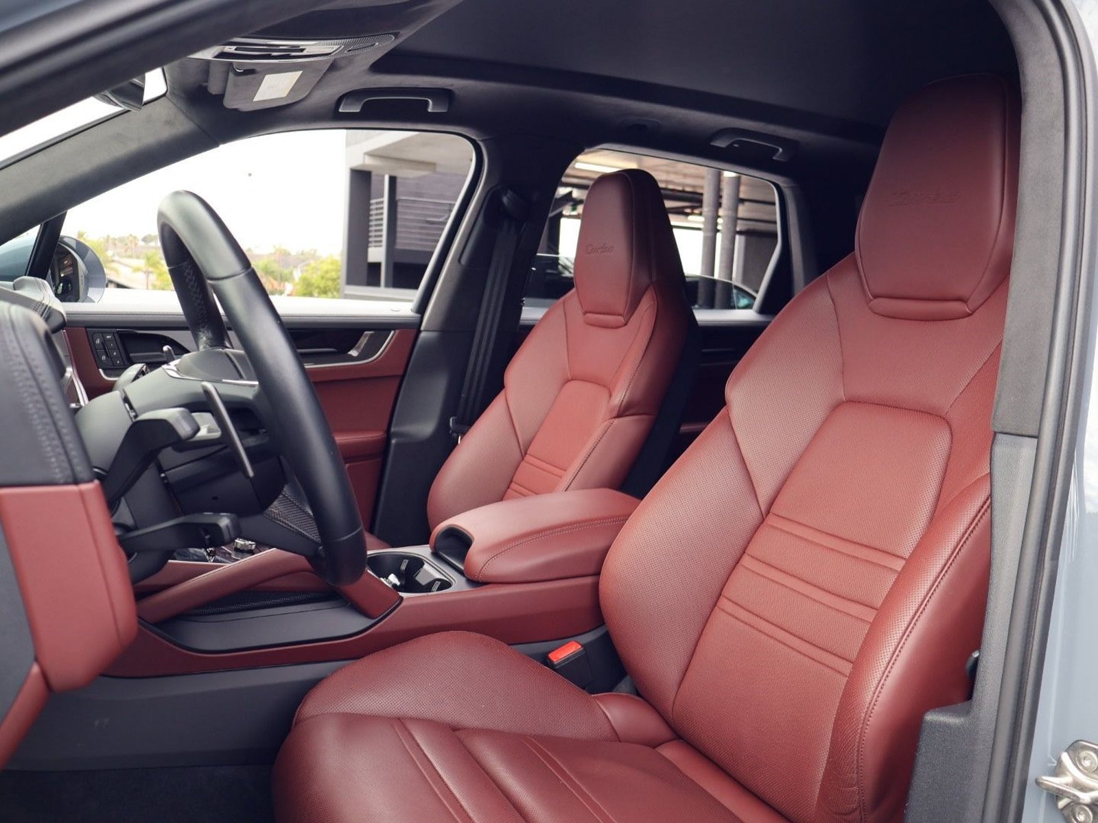 Certified 2025 Porsche Cayenne Turbo AWD/4WD image 5