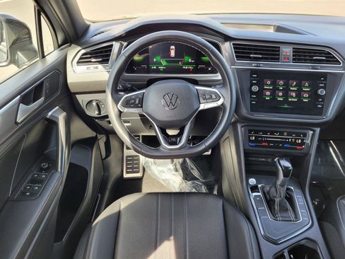 Certified 2023 Volkswagen Tiguan SE R-Line FWD image 19
