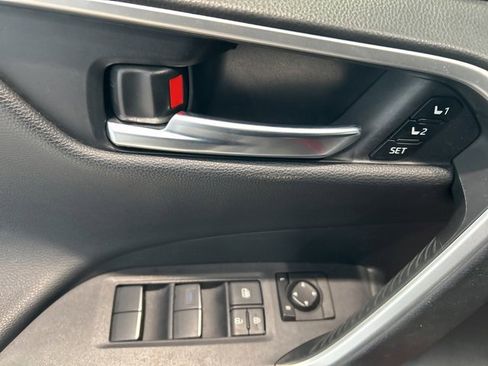 Used 2019 Toyota RAV4 Limited w/ Carpet Mat Package image 9