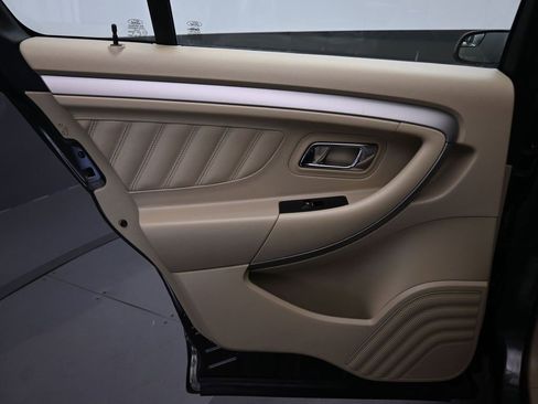 Used 2018 Ford Taurus SE image 26