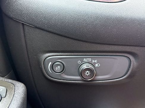 Used 2023 Chevrolet Equinox LT FWD image 27