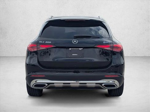 Used 2025 Mercedes-Benz GLC 300 4MATIC image 6