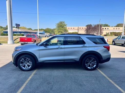 Used 2022 Ford Explorer XLT w/ Equipment Group 202A image 44