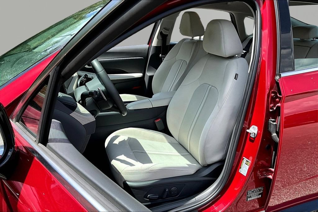Used 2025 Hyundai Sonata SEL FWD image 22