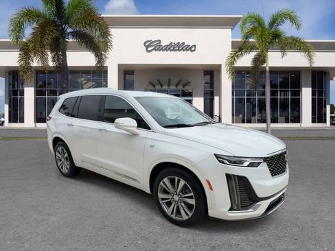 Certified 2024 Cadillac XT6 Premium Luxury FWD image 2